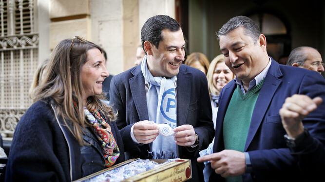 Juanma Moreno y Antonio Sanz, en una anterior campaña electoral en Cádiz