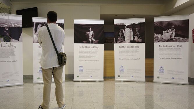 Exposición en el vestíbulo del centro de congresos, en una imagen de archivo.