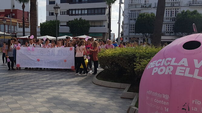 Marcha de alumnos del instituto Las Salinas, a su llegada a la Plaza del Rey.