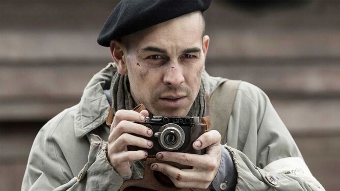 Mario Casas es Francesc Boix en 'El fotógrafo de Mauthausen'.