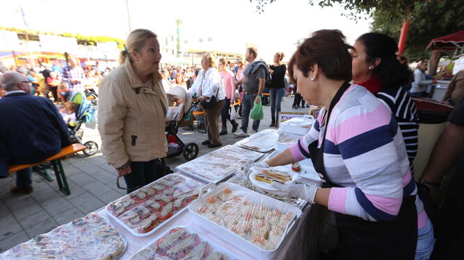 Otras degustaciones que algunos comerciantes ofrecieron a las puertas del Mercado.