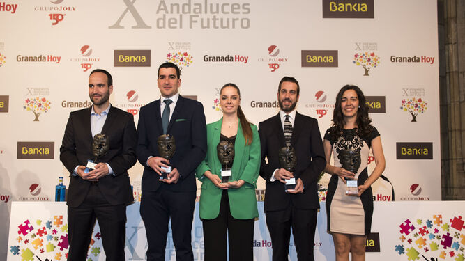 Una foto de familia de los ganadores de los X Premios Andaluces del Futuro, que se celebraron en Granada el pasado mes de mayo.