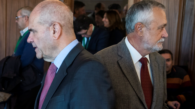 Los ex presidentes de la Junta Manuel Chaves y José Antonio Griñán, en el juicio de los ERE
