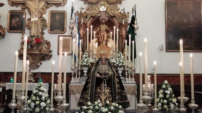 Nuestra Señora de la Soledad, de la hermandad de la Vera-Cruz, estos días en besamanos.