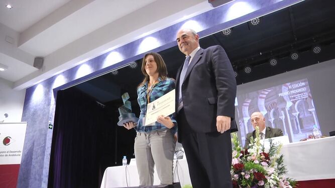 La teniente de alcalde de Participación, Mayte Sánchez, recogió el premio