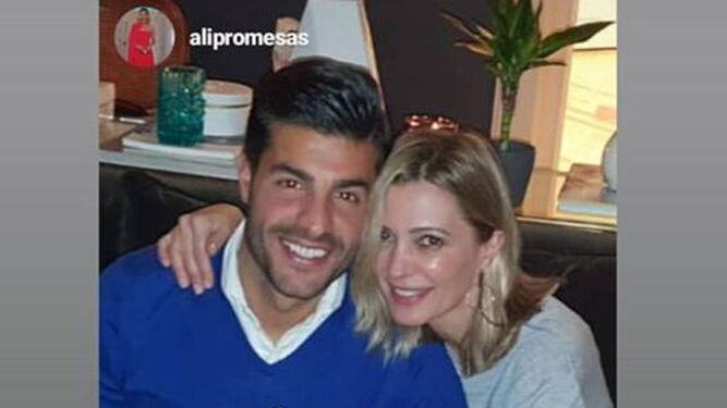Alicia Promesas cuelga una imagen con el novio de Paula Echavarría.