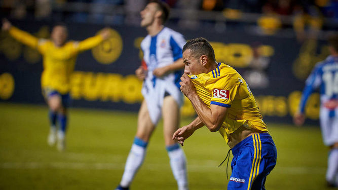Azamoum celebra el gol que marcó en el primer duelo ante el Espanyol.
