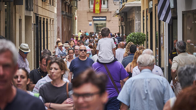 La calle Columela es una de las que tiene una mayor vida en el centro de Cádiz.