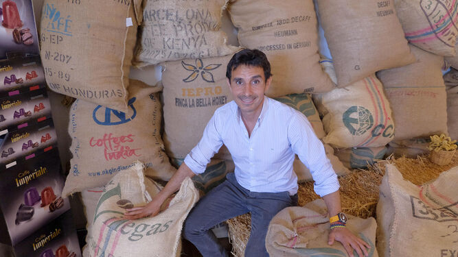 José Antonio Rodríguez Abril, en el aula de formación con la que cuenta la fábrica de Caffè Imperiale.
