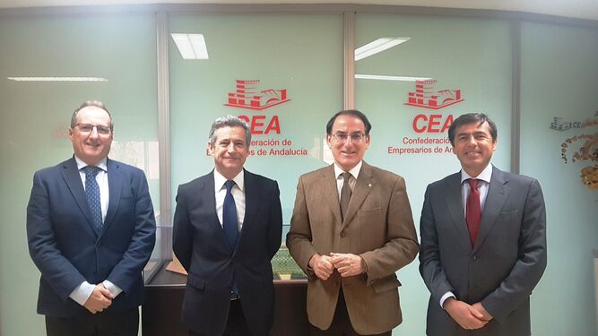 Los responsables de la CEA y del clúster Andalucía Aerospace.