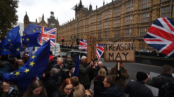 Protestas en el exterior del Parlamento británico