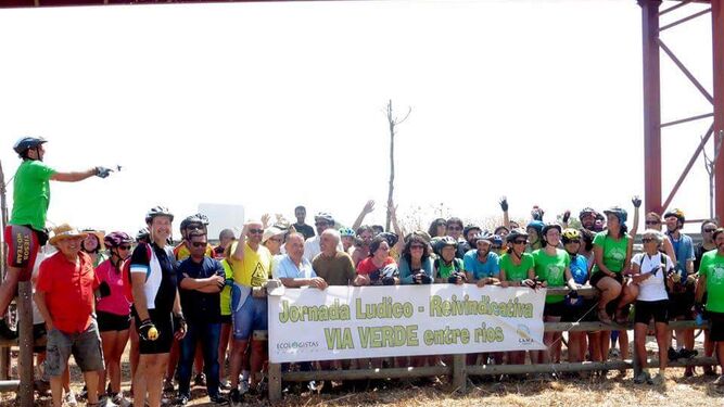 Una de las marchas reivindicativas para reclamar la Vía Verde Entre Ríos.