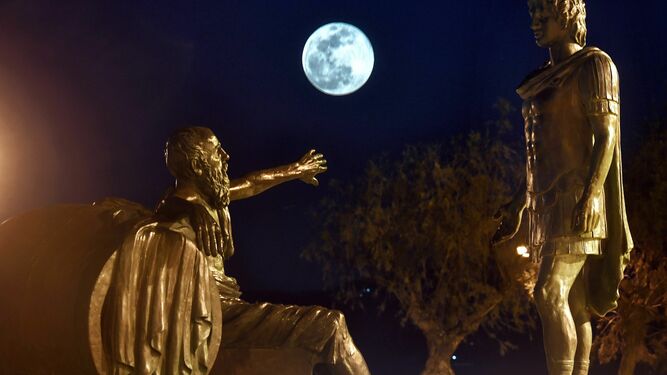 La luna vista en Corinto, Grecia
