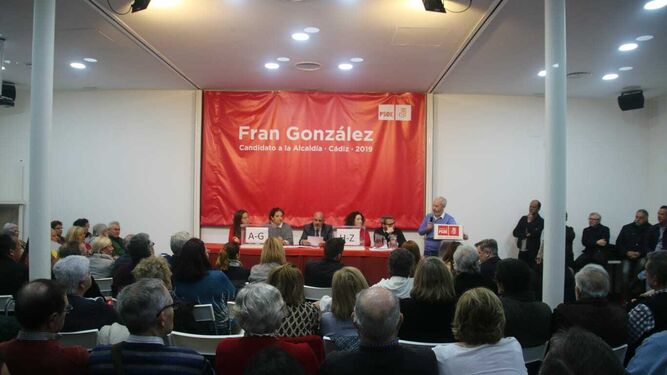 La asamblea del PSOE se ha celebrado en la sede local de Gaspar del Pino.