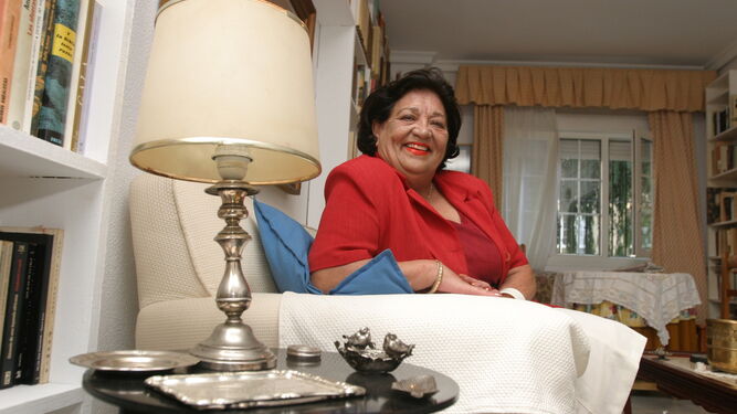 Pilar Paz Pasamar, en su casa de Cádiz.