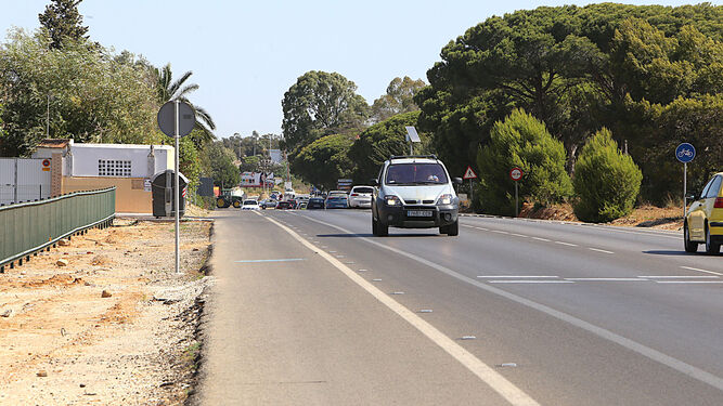 Vista de la carretera de Molino Viejo, pendiente de la creación de una avenida.