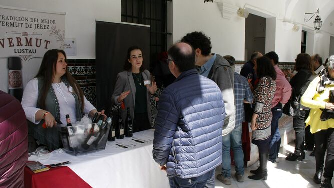 Imagen del estand de bodegas Caballero durante la décima muestra de vinos de Santo Domingo.