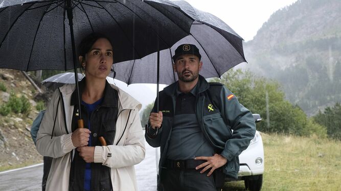 Megan Montaner y Alain Hernández en 'La caza. Monteperdido'