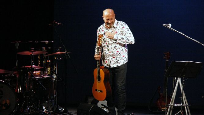 Javier Ruibal, durante una actuación.