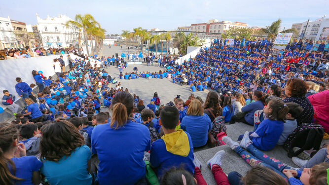 Momento del acto celebrado en la Alameda del Río de Chiclana.