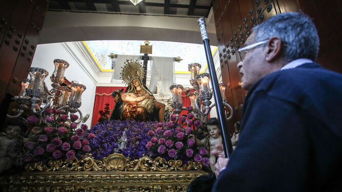 La hermandad del Caminito suspendi&oacute; su salida procesional ante el riesgo de lluvia