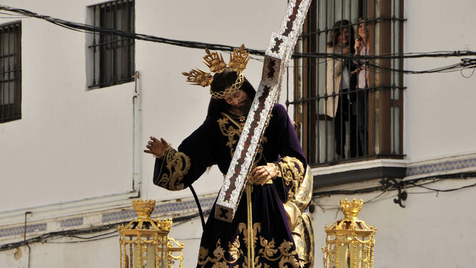 Salida procesional del Nazareno, en Arcos