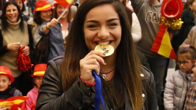 María Torres, tras ganar una medalla.