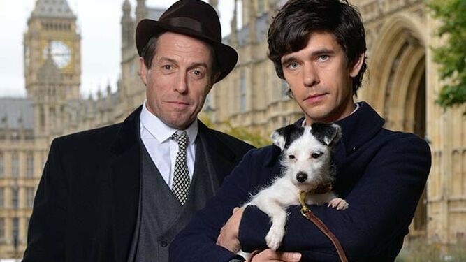 Hugh Grant y Ben Whishaw, los protagonistas de 'Un escándalo muy inglés'
