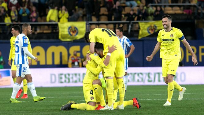 Los jugadores del Villarreal celebran el triunfo ante el Leganés.