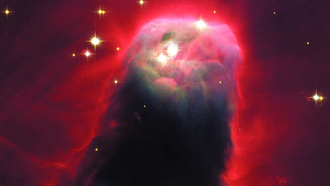 Espectacular imagen de la Nebulosa del Cono. Se aprecian las columnas de gas y polvo.