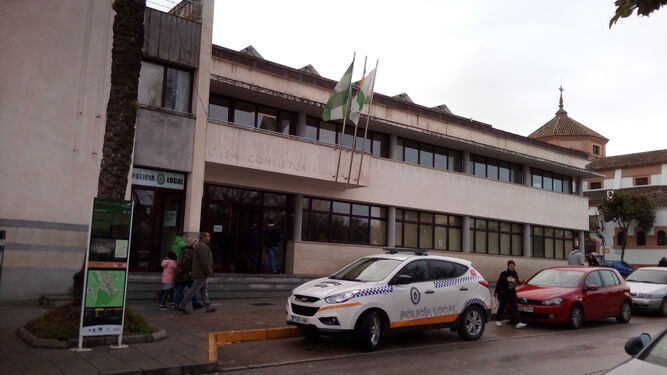 Imagen del exterior del Ayuntamiento de San José del Valle.
