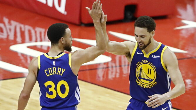 Curry y Thompson celebran la victoria de los Warriors sobre los Rockets