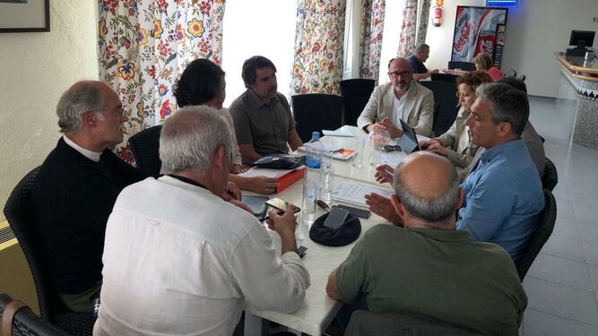 Reunión celebrada por miembros de Cs y de la Federación del Extrarradio en el Hotel Fuentemar.