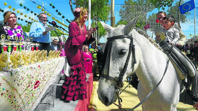 Distintos momentos vividos por Ana María Arias en la Feria de El Puerto .