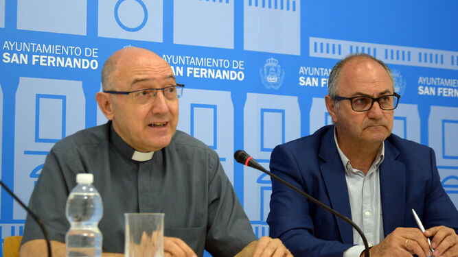 Gonzalo Núñez (i.) e Ignacio Bermejo, esta mañana en la presentación del Corpus.