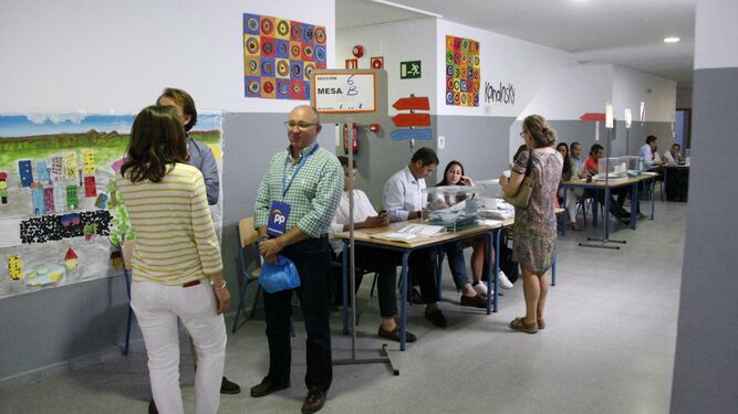 Una imagen de uno de los colegios electorales en El Puerto, el pasado domingo.
