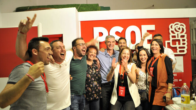 El alcalde socialista de Arcos, Isidoro Gambín,consigue la mayoría absoluta
