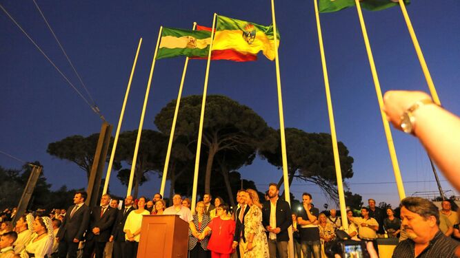 Las Banderas que dan nombre al recinto presidieron el acto de inauguraci&oacute;n de la Feria.