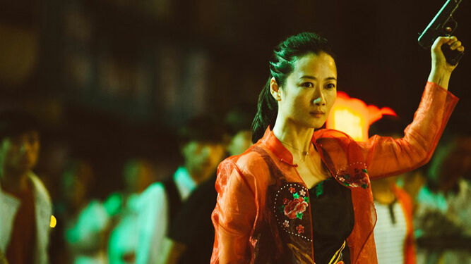 Tao Zhao, en una escena de 'La ceniza es el blanco más puro', de Jia Zhangke.