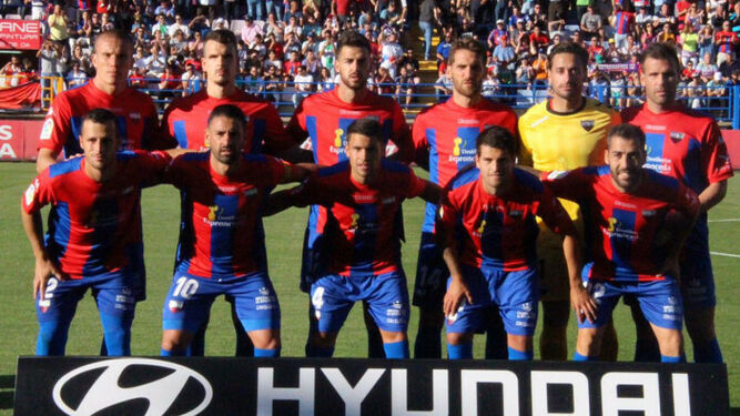 Formación del Extremadura UD en el partido de la 40ª jornada disputado en el Francisco de la Hera contra el Lugo (0-0).