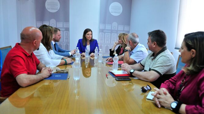 Cavada, durante la reunión con la secretaria general de UGT Andalucía y otros representantes del sindicato.