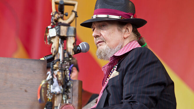 Dr. John, en el New Orleans Jazz and Heritage Festival de 2012 .