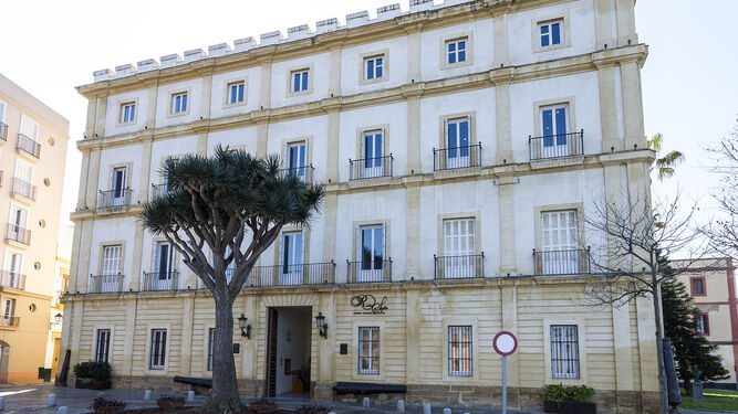 Fachada del Centro Cultural Reina Sofía, la nueva sede del Rectorado de la Universidad de Cádiz.