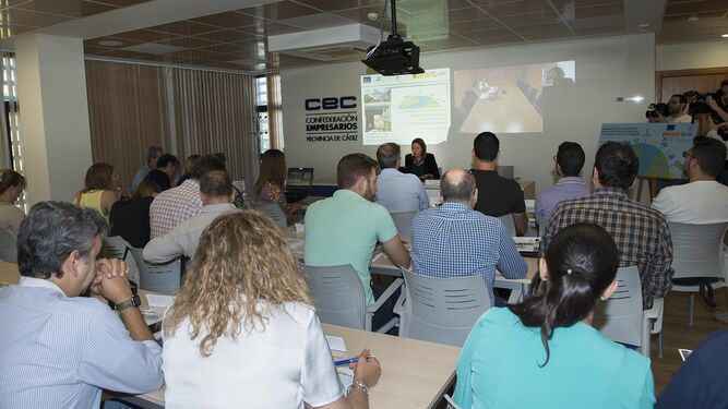 Taller celebrado por la Oficina ITI de la Diputación de Cádiz en la sede de la Confederación de Empresarios de Cádiz