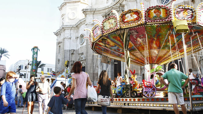 El Nazareno montó en 2011 un parque de atracciones en la plaza de la Catedral.