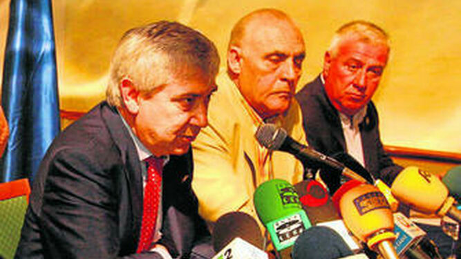 Antonio Muñoz, Francisco Puig y Federico González, cuando eran los máximos accionistas del club.