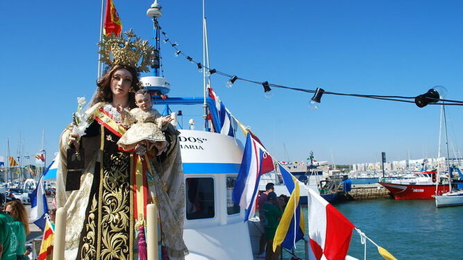 La procesi&oacute;n de la Virgen del Carmen en El Puerto, en im&aacute;genes
