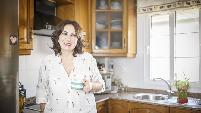 Eva Corrales, fotografiada en la cocina de su casa en una imagen de archivo.