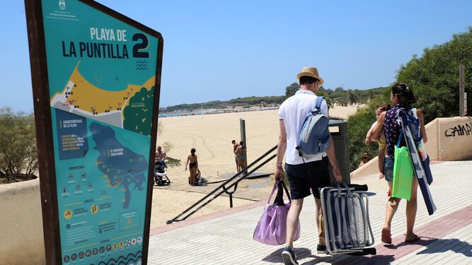 Una imagen de los nuevos paneles informativos de las playas portuenses.