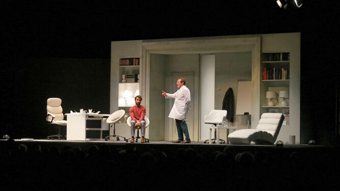 Los actores Juan Gea y Dani Muriel dejaron al público con buen sabor de boca en su actuación en el Festival de Teatro de Comedias.